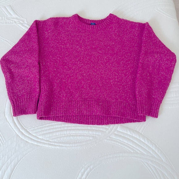 Old Navy, kids large sweater. Mane with A minimus of 25% recycled material - Picture 2 of 4